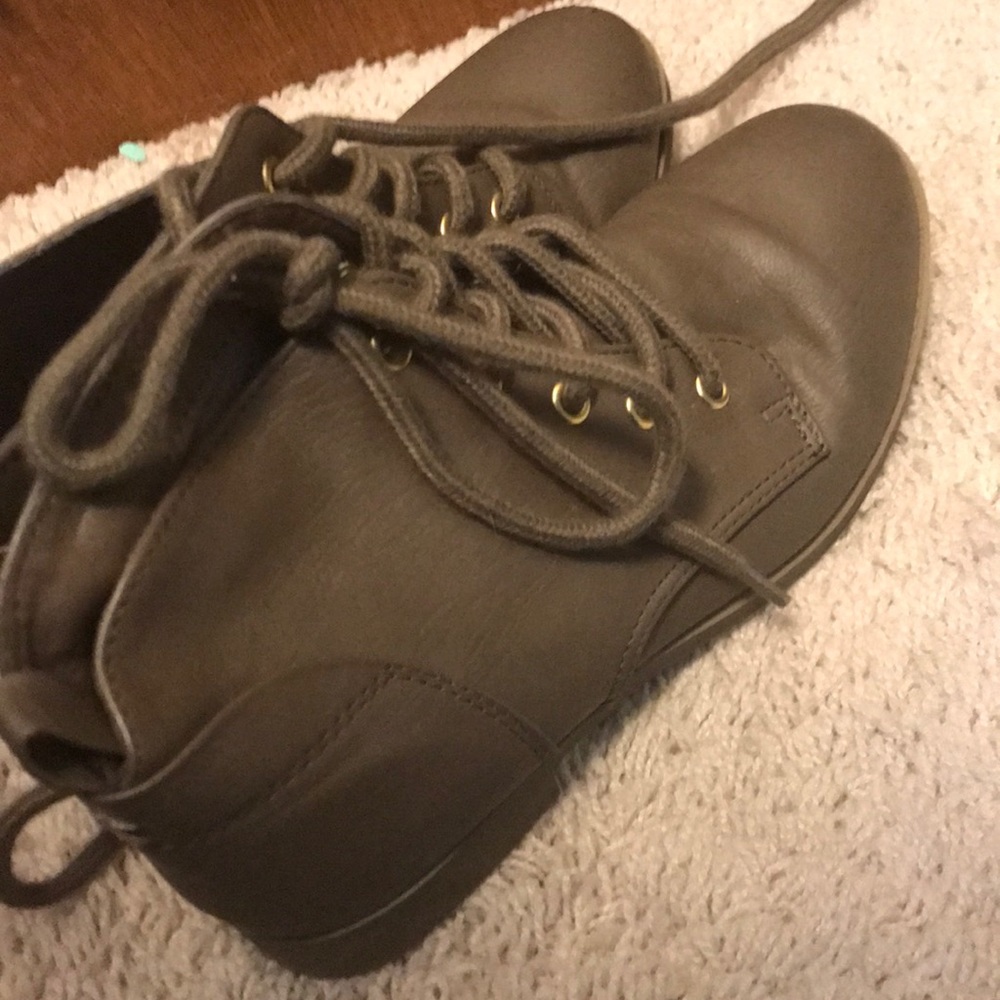 Boots - Picture 2 of 2